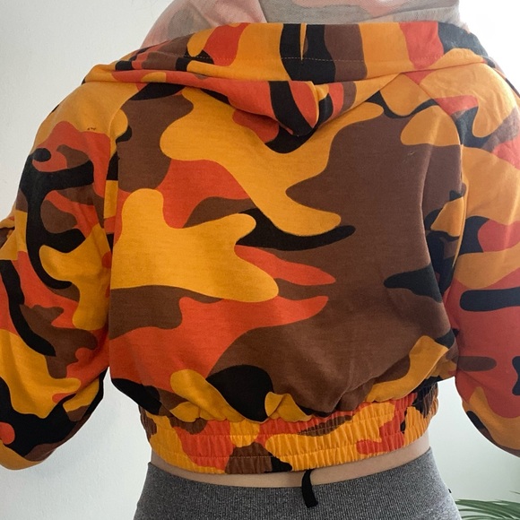 Cropped orange army hoodie - Picture 6 of 12